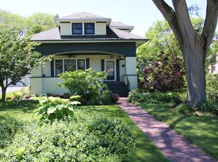 256 Center Rd, Frankfort, IL 60423