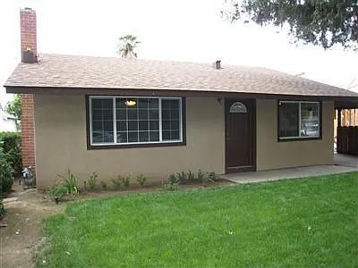 1225 E Sussex Way photo 1