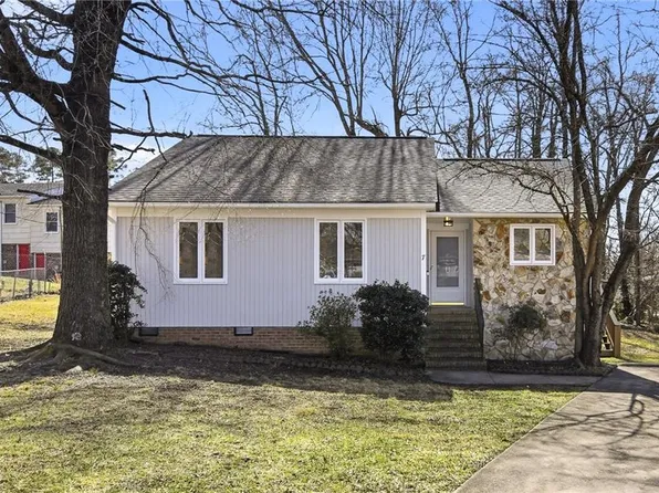 7 Pear Tree Ct, Greensboro, NC 27401