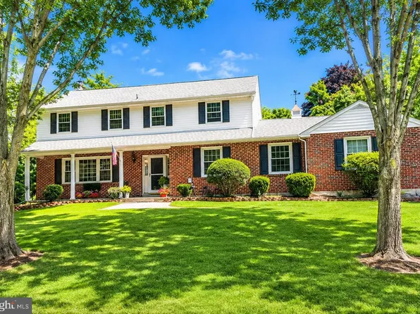 2015 Kerwood Dr, Broomall, PA 19008