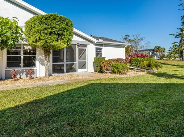 1317 Sandtrap Dr, Fort Myers, FL 33919