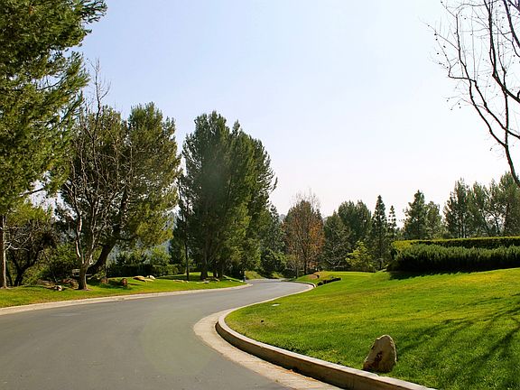 3rd image of 2353 Brookshire Ln