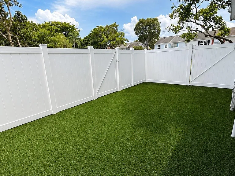 218 Old English Dr — Photo 2