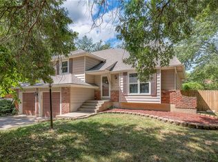 410 N Jefferson St, Raymore, MO 64083