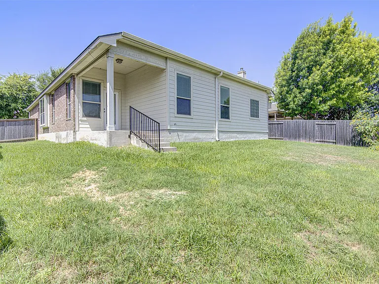 1610 Greenside Dr — Photo 27