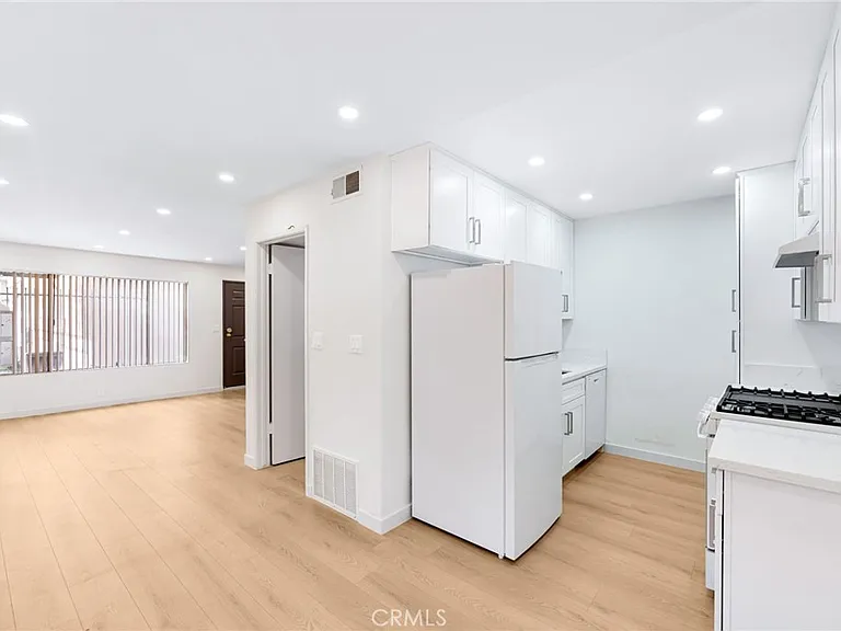 333 Riverdale Dr #15 — Photo 4