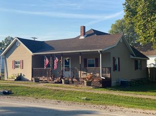 306 NW Main St, Hopedale, IL 61747