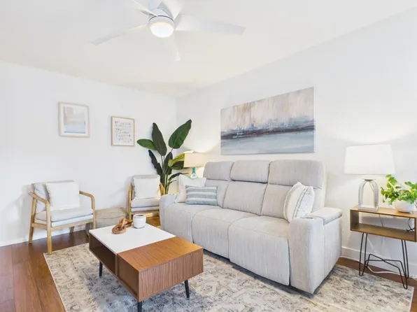 500 Glenwood Cir APT 123, Monterey, CA 93940