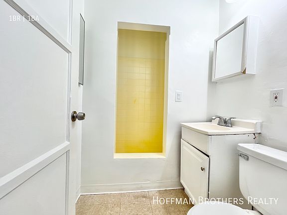 5th image of 1557 N Hill Ave #24