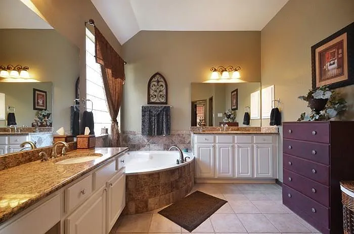 1302 Hunter Ace Way — Photo 10