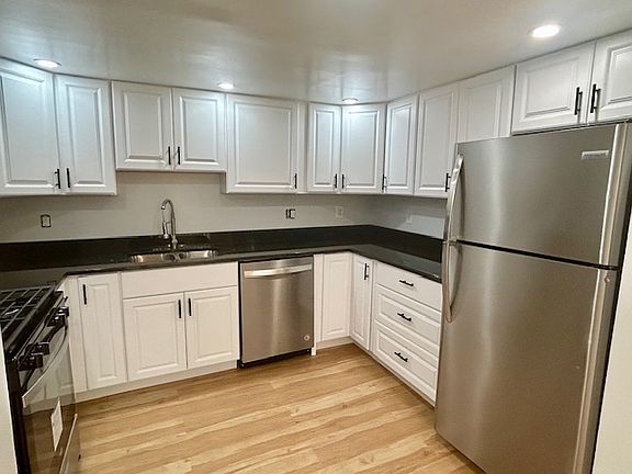 5th image of 6466 Mount Vernon Ln #1