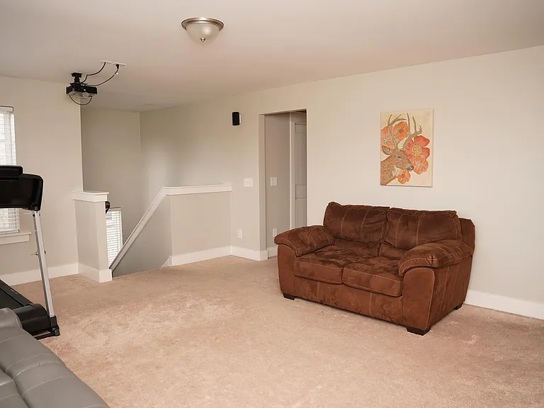 1037 Ryecroft Ln — Photo 17