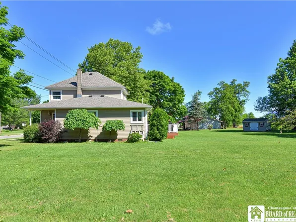 58 N State St, Ripley, NY 14775