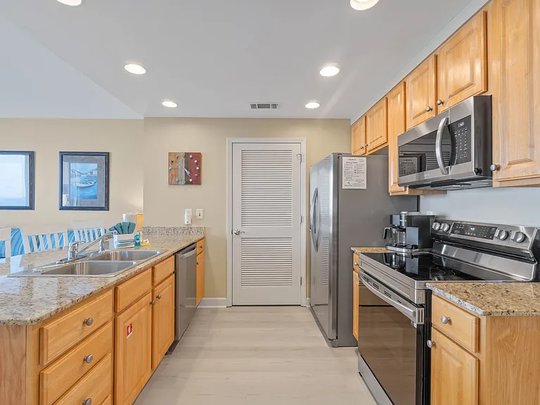 17739 Front Beach Rd #1505W — Photo 16