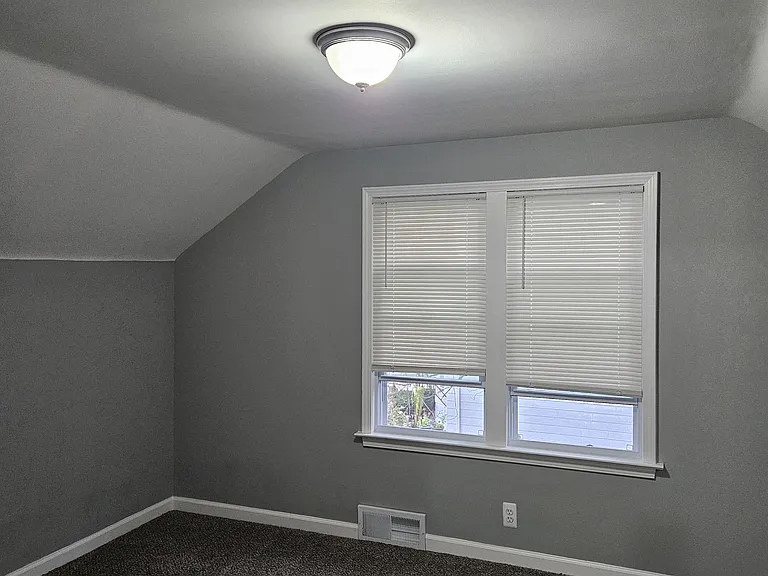 2096 Russell Ave — Photo 3