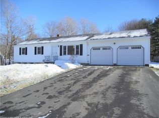 11 Nottingham Way, Brewer, ME 04412