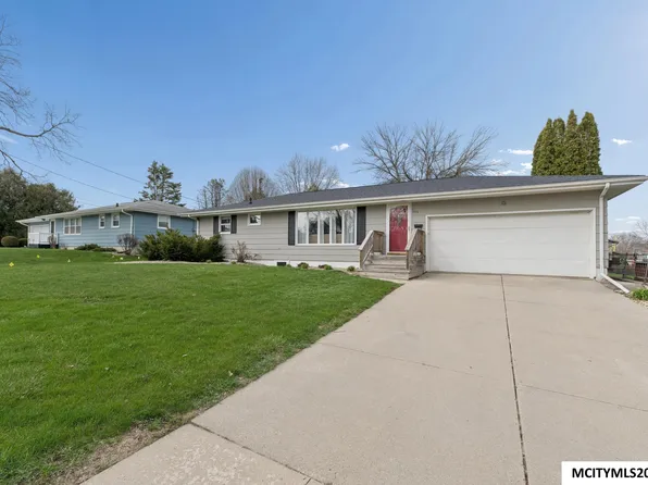 706 6th St SE, Mason City, IA 50401