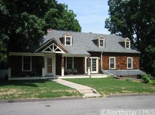 645 Gardner St E, Wayzata, MN 55391