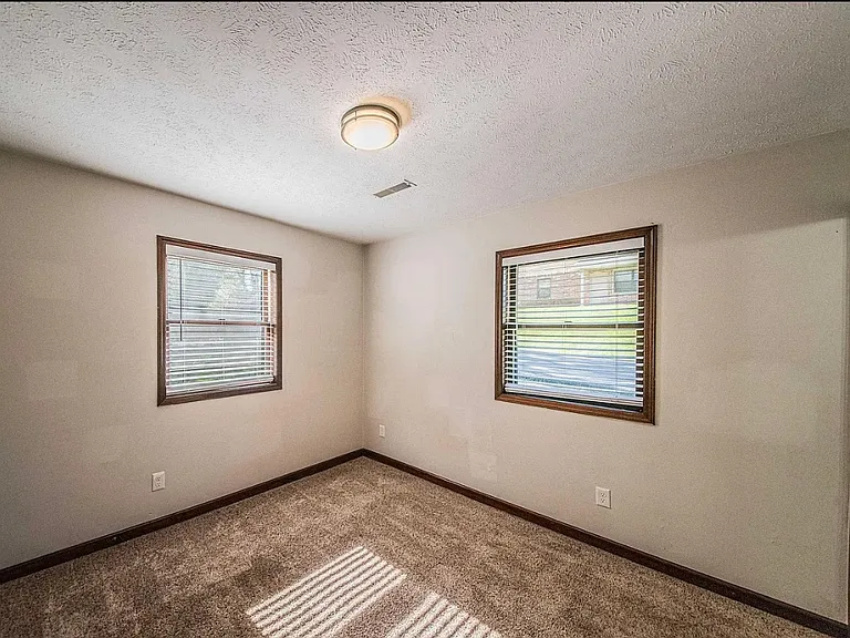 830 Sanders Ave — Photo 21