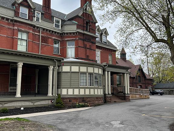 4th image of 869 Delaware Ave APT 6