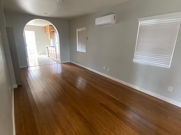 4th image of 105 1/2 Poe St #5