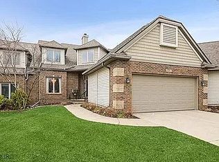 1081 Glen Oaks Dr, West Des Moines, IA 50266