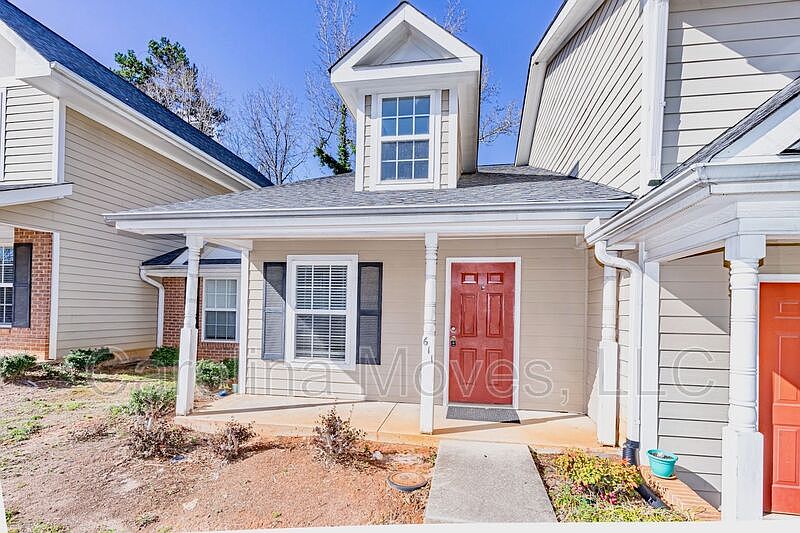 1st image of 611 Bear Dr