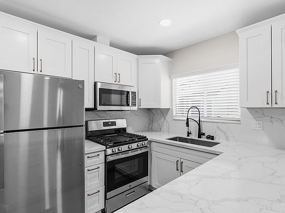 4th image of 4130 35th St APT 5