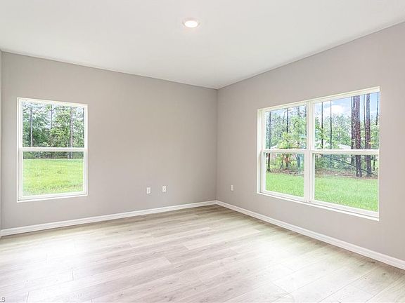 5th image of 1096 Melville RD