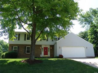 306 Towncrest Dr, Dayton, OH 45434