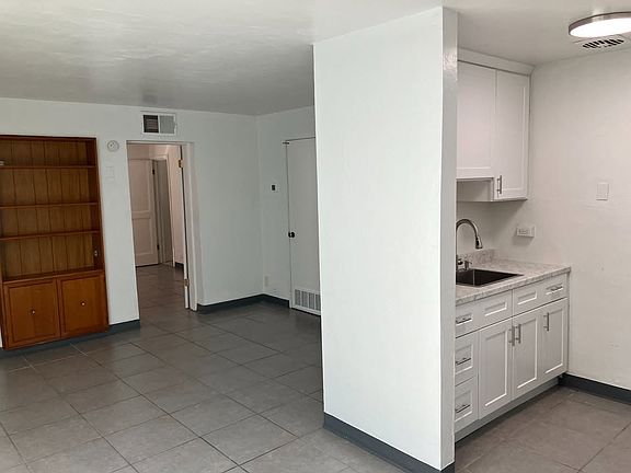 2nd image of 901 N Catalina Ave