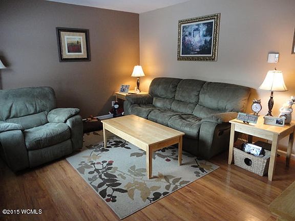 2nd image of 401 Sherman Ave