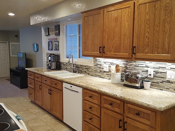 5th image of 2567 NE Buckboard Ln