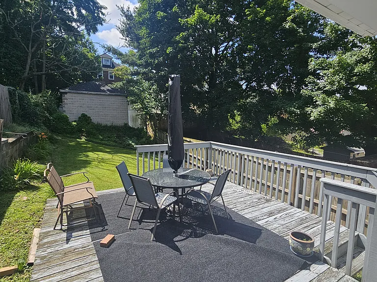 1237 Benton Ave — Photo 3