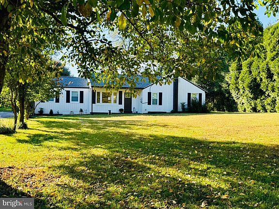 2nd image of 2424 Rocks Rd