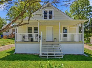 904 Giles Rd, Blacksburg, VA 24060