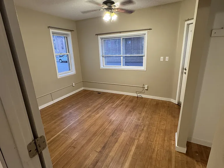 342 W Spruce St — Photo 4