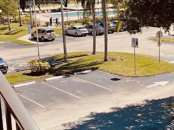 950 SW 138th Ave APT 314B, Pembroke Pines, FL 33027