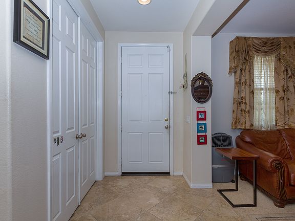 4th image of 1346 Wellington Dr