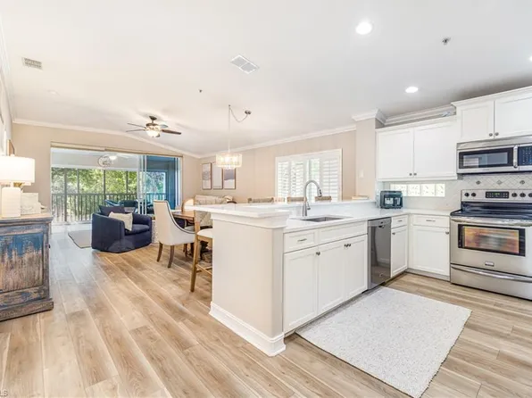 975 Tarpon Cove Dr APT 204, Naples, FL 34110