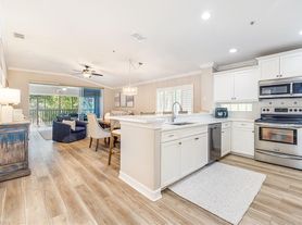 975 Tarpon Cove Dr, Naples, FL