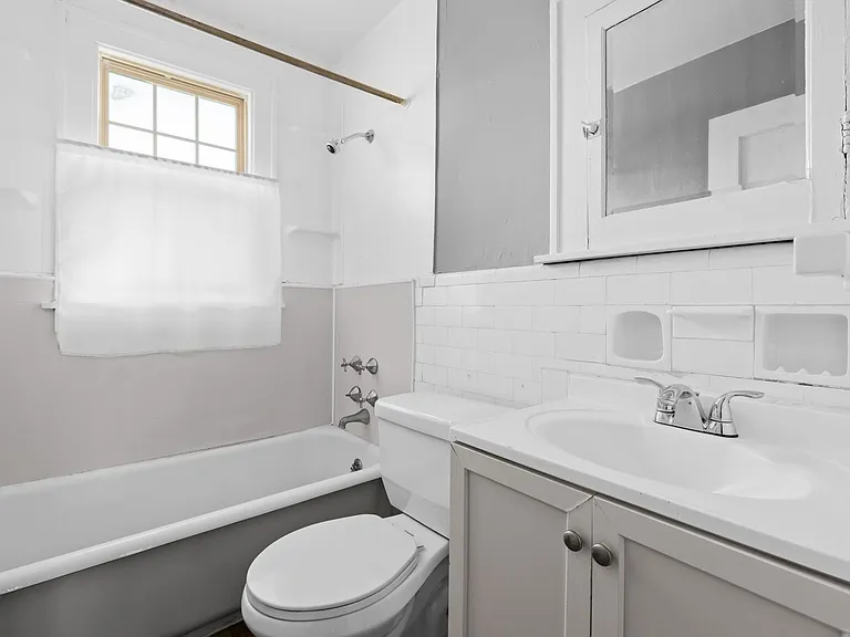 Colvin View Apartments — Photo 13