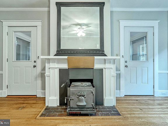 5th image of 7 Woodlawn Ave