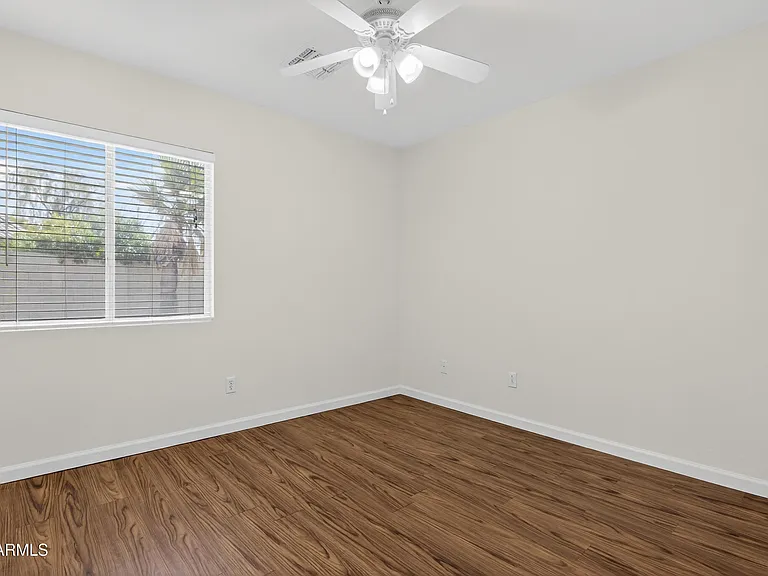 15481 W Mauna Loa Ln — Photo 31