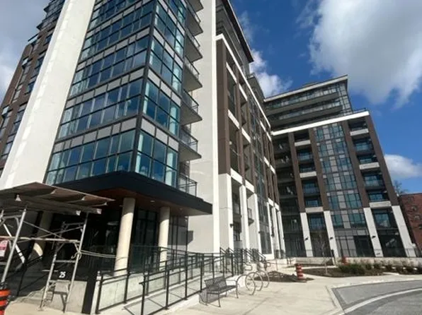 25 Neighbourhood Ln, Toronto, ON