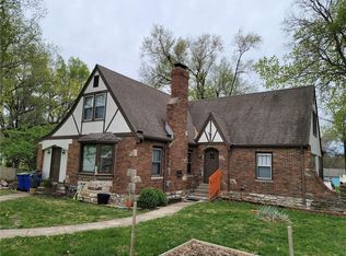 1101 High Grove Rd, Grandview, MO 64030