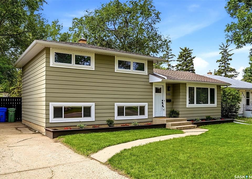 1st image of 233 Orchard CRESCENT
