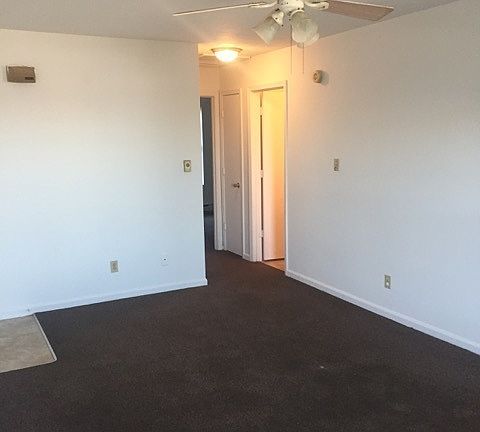 5th image of 117 W Balview Ave APT D