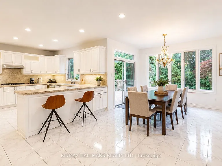 51 Risebrough Ave — Photo 8
