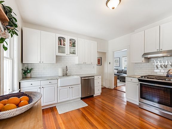 5th image of 43 Goldsmith St #3